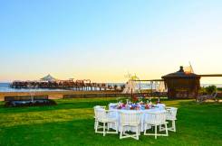 VON RESORT GOLDEN COAST Pools & Beach
